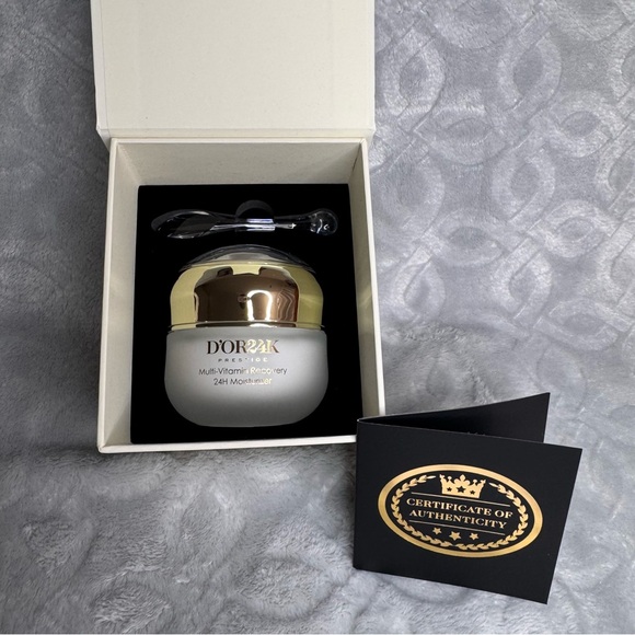 D'OR24K Gold and White Multi-Vitamin Recovery 24H Moisturizer